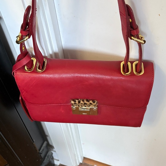 Stunning Leather GAYA Red Crossbody or handbag Bag with Gold Accents - Picture 5 of 15